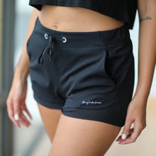 Load image into Gallery viewer, WOMENS STRIDE SHORTS BLACK