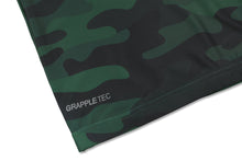 Load image into Gallery viewer, ACTIVE CAMO PRO HALF SLEEVE RASHGUARD