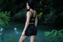 Load image into Gallery viewer, WOMENS CORE COMPRESSION SHORTS CAMO