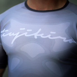 PREDATOR PRO HALF SLEEVE RASHGUARD